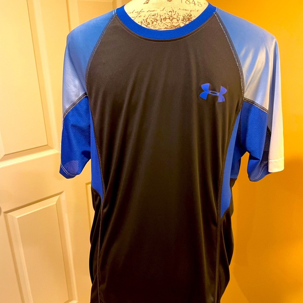 Under Armour Performance Shirt with ombré blue sleeve detail. L